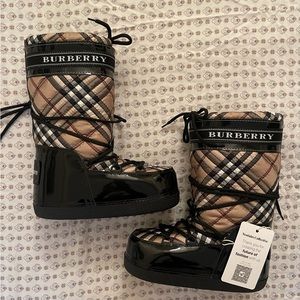 Burberry Snow/Moon Boots